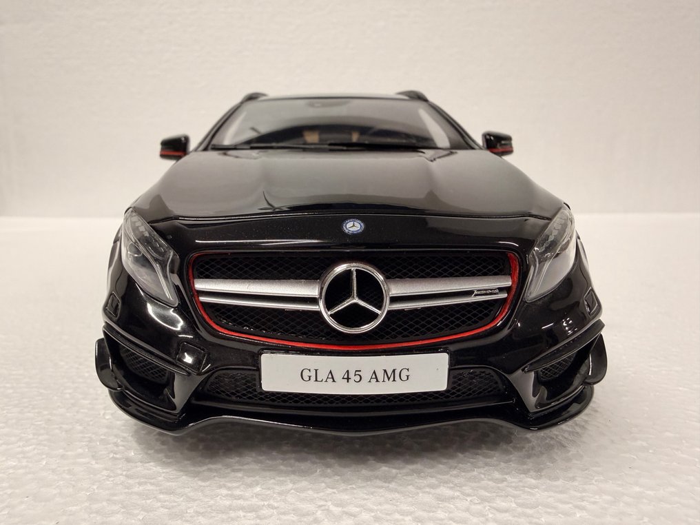GT Spirit 1:18 - Modellbil - Mercedes-Benz GLA 45 AMG #4.3
