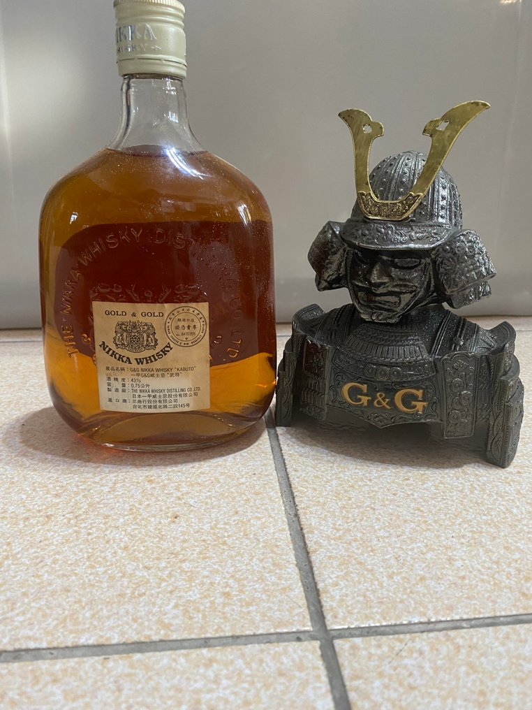Nikka Gold & Gold with Samurai armour  - 750ml #1.0
