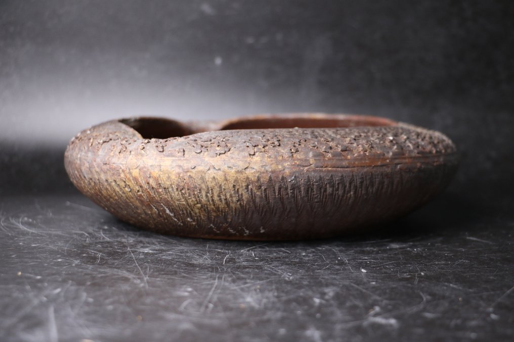 Texturált kerámia tál természetes hamu mázzal. - Kerámia - Japán - 1900-2000 #2.1