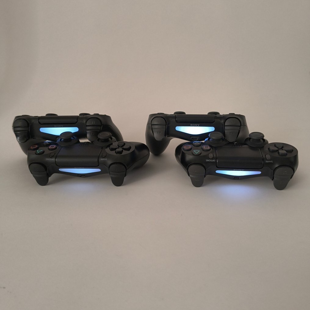 Sony - Playstation 4 (PS4) - 3 consoles, 11 games, 4 controllers - Videopelikonsoli #2.1