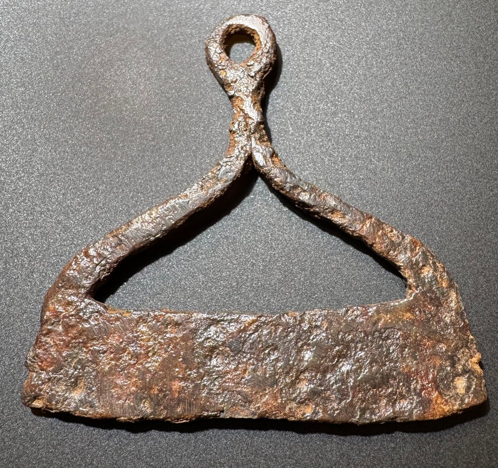 Era Viking Ferro Isqueiro de fogo em forma clássica, com laços, em grau de preservação absolutamente intacto - #1.0