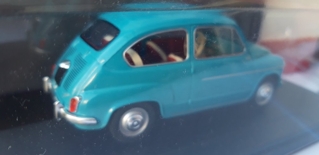 1:24 - Modellauto (2) - FIAT 600, blau -, und 850 gelb #3.2