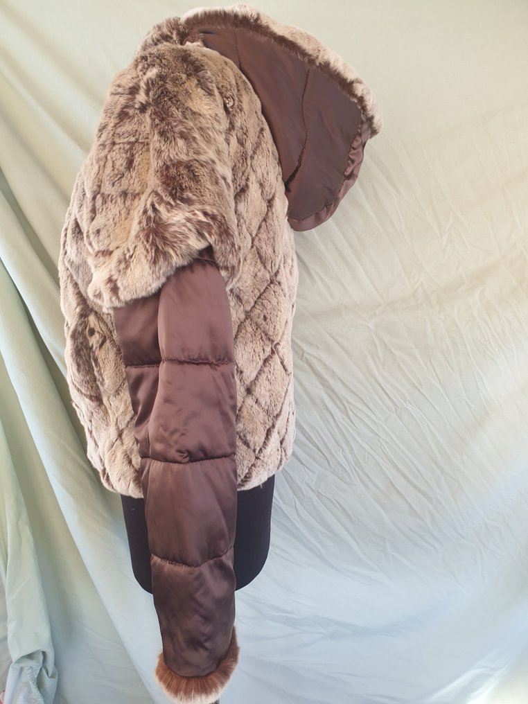 Artisan Furrier - Abrigo #3.2