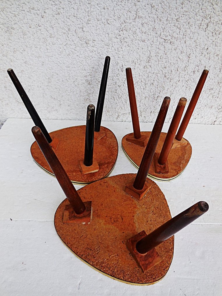 *Rockabilly* - Lampebord (3) - Blomsterbænk / Plantetaburetter - Træ, Resopal, Edelholz - Tre blomsterstole #2.1