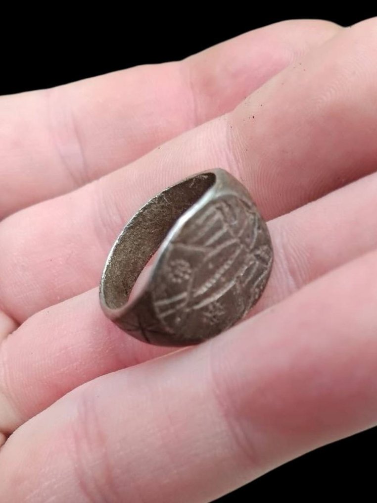 Ancient Roman silver aquilla ring  (No reserve price) #2.1