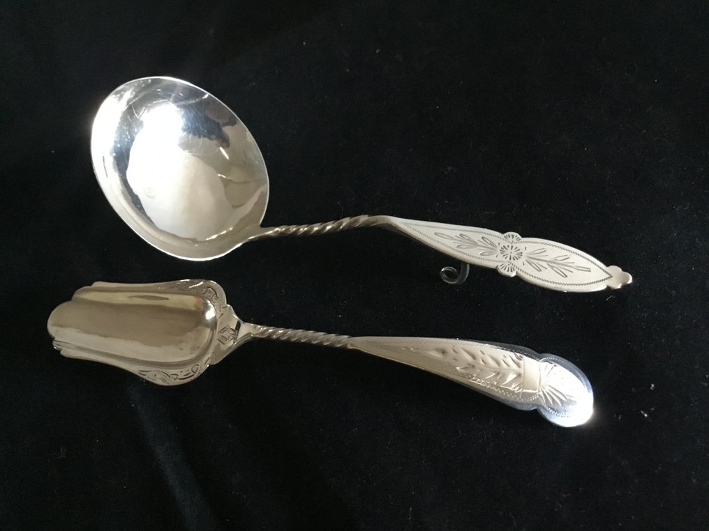 Cream ladle (2) - Silver - with Suikerschep 1904/1917 #1.0