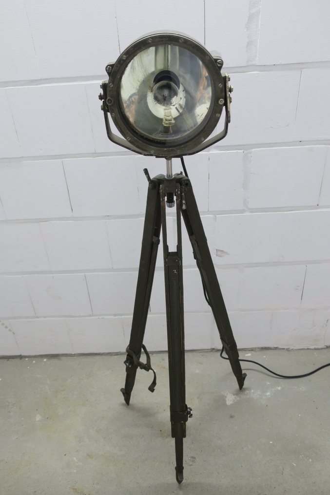 落地灯 - 木 - 复古·独特·三脚落地灯·钢木铝——坦克T-55的原装灯具 #3.2