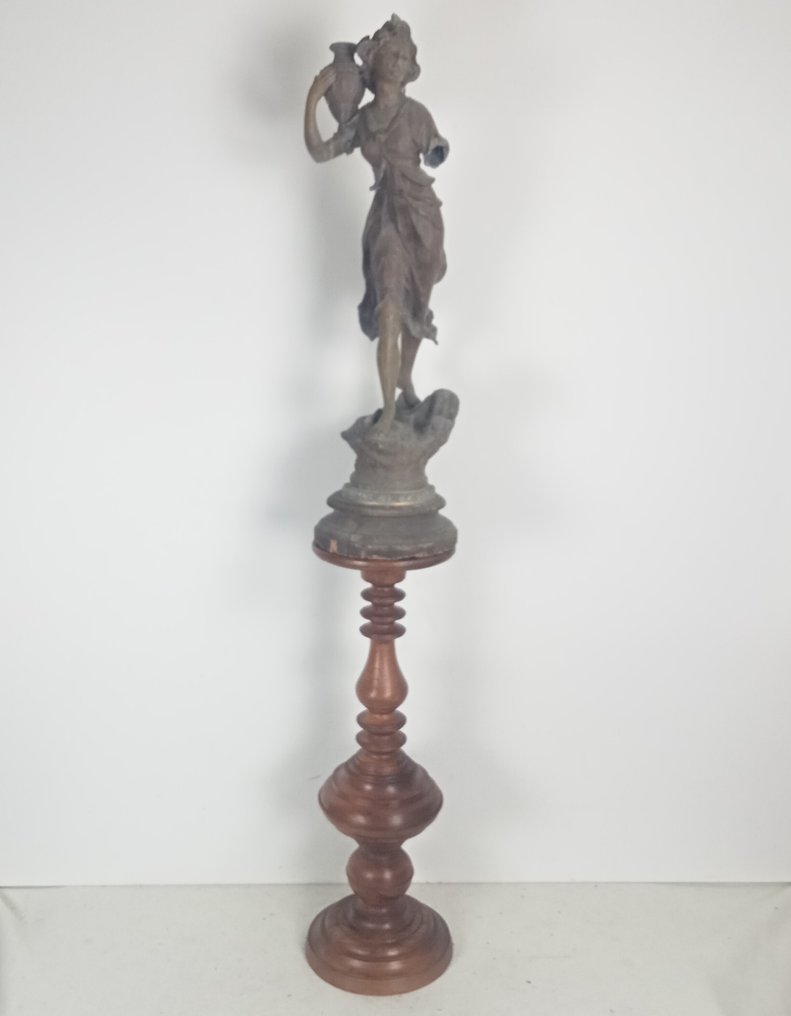 Plant table - Carried out intensively - Oak - Pedestal #2.1