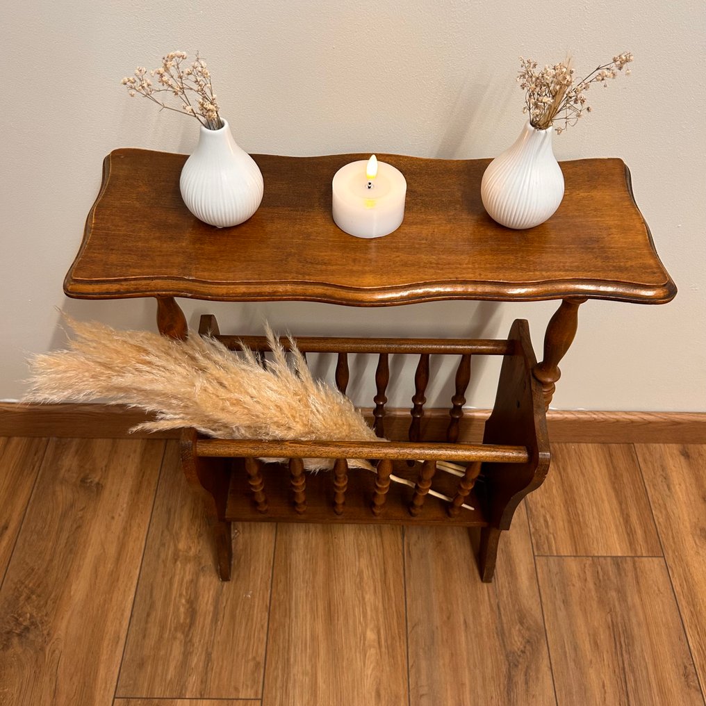 Magazin állvány - Fa - beépített asztallal #4.3