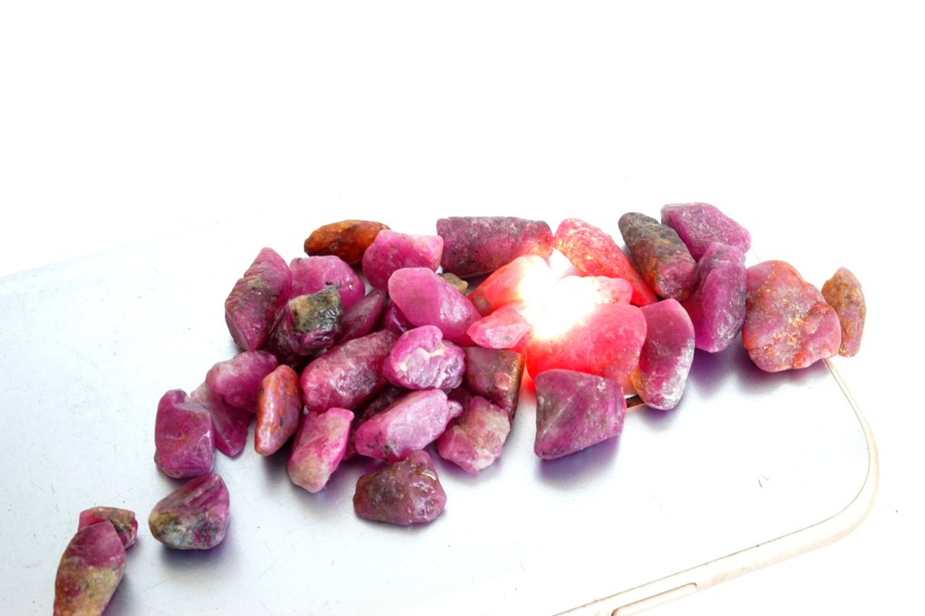 Ruby 189 carats of unprocessed, untreated ruby crystals.- 37.94 g #4.3