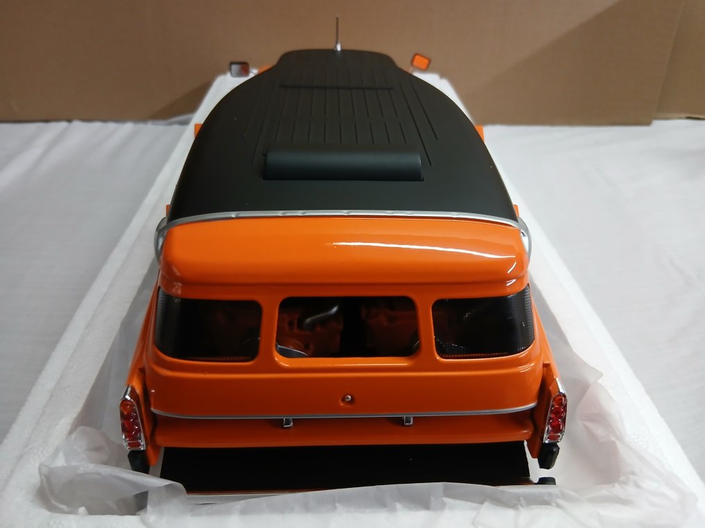 CMR 1:18 - Model station wagon - Citroën DS PLR Break "Mille Pattes" #3.2