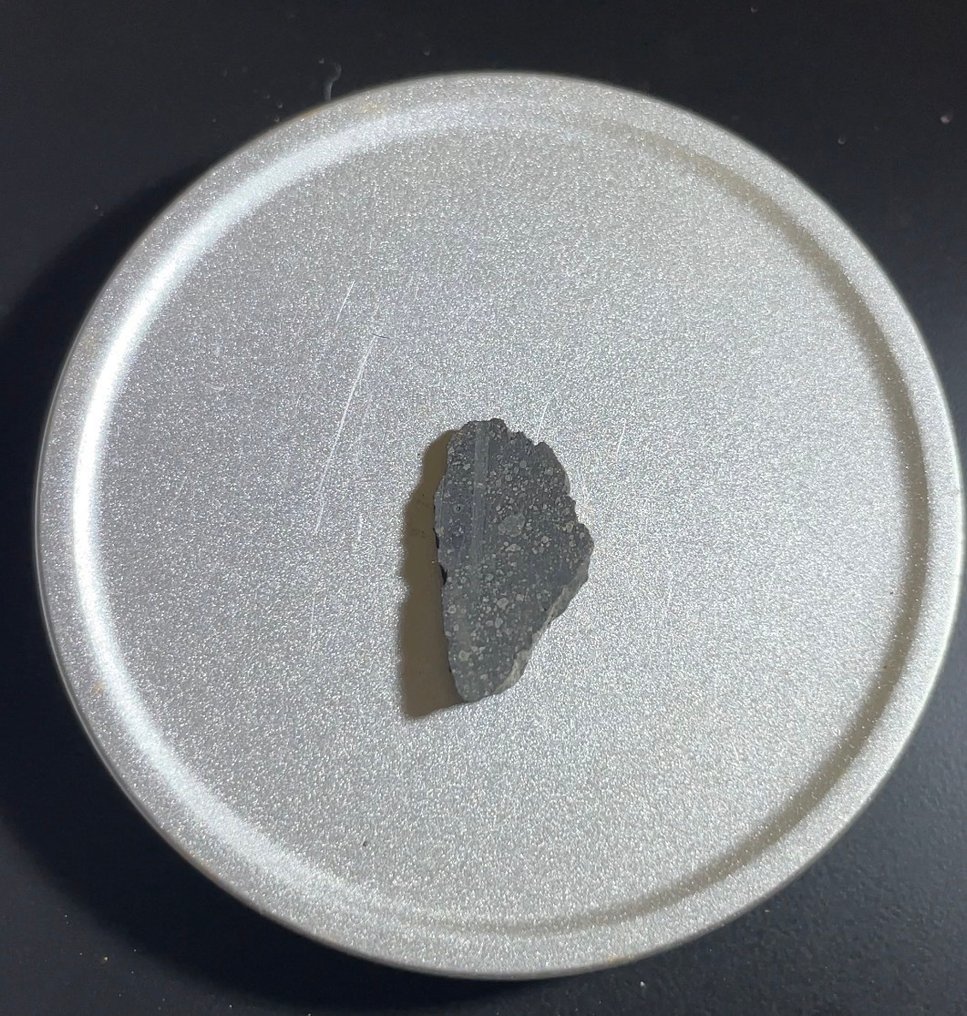 Meteorito Chwichiya 002. Corte Condrita carbonácea - 0.36 g #3.2