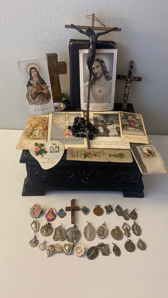 一套42件宗教物品 (42) - 木, 金属, 黄铜 - 20世纪 #1.0