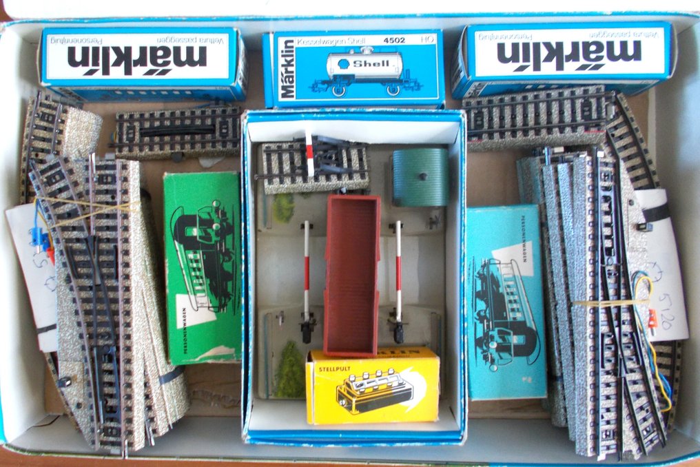 Märklin H0 - 0974 - Τρένο μοντελισμού (20) - Σετ εκκίνησης με μηχανή, φορτηγά βαγόνια, μετασχηματιστή, σιδηροδρομικές διασταυρώσεις και βαγόνια. - DB #2.1