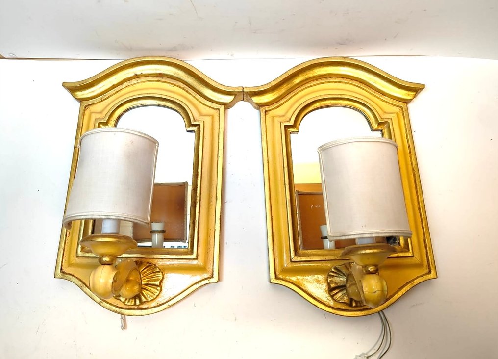 壁突式照明 (2) - 木, 玻璃 - 一对精美装饰的木制壁灯，来自60/70年代 #1.0