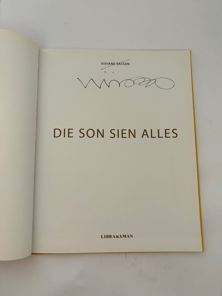 Signed, Viviane Sassen - Die son sien alles - 2012 #3.2