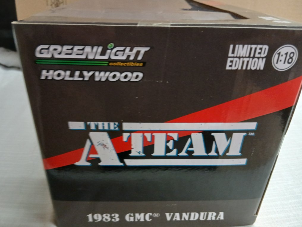Greenlight 1:18 - Van-Modell - 1983 GMC Vandura - Vollkasko-Agentur #4.3