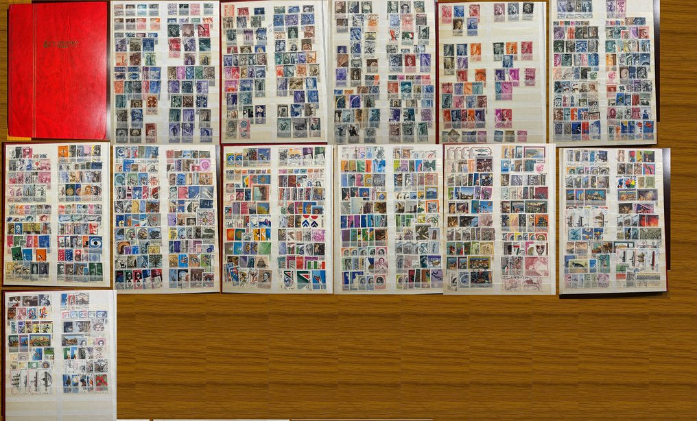 意大利共和国 1945/1979 - 精彩的二手Repubblica收藏，配有PA和espressi，展示在32页的Clipper分类器上。 #1.0