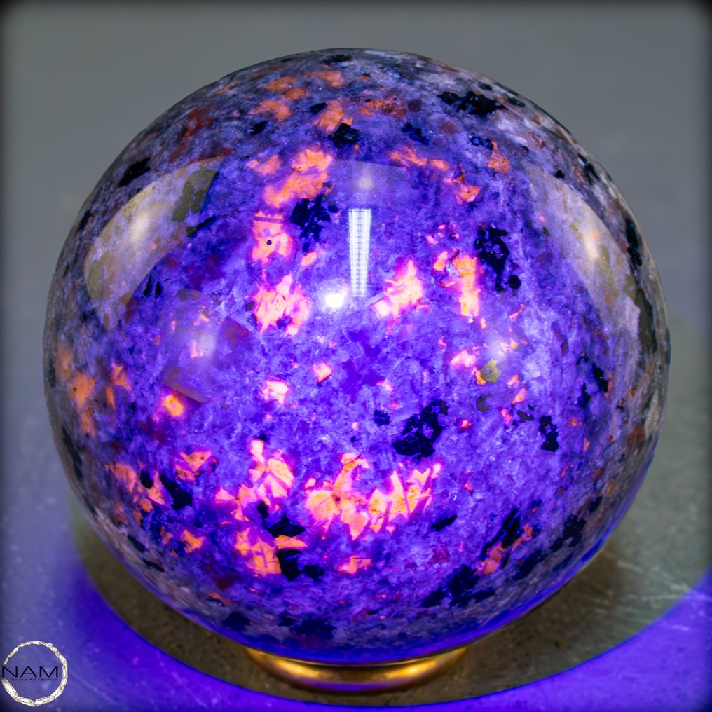 自然的 Yooperlite 球 稀有的紫外线反应收藏品- 439.25 g #1.0