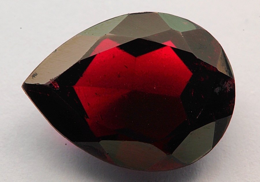 Ingen mindstepris Rød, Violet Granat  - 10.13 ct - Instituto Gemólogico Español (IGE) #1.0