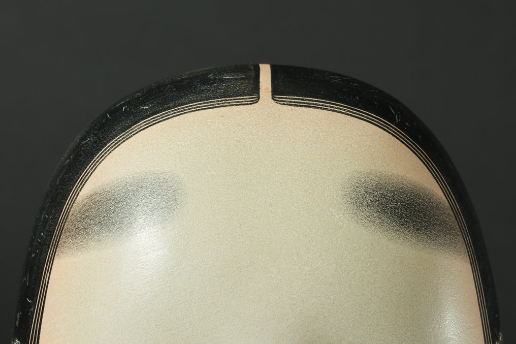 日本能乐面具 - 臥牛氏郷（Gagyu Ujisato）臥牛流派的头师作品《小面》（Ko-omote），附签名盒子和丝绸。 #2.1