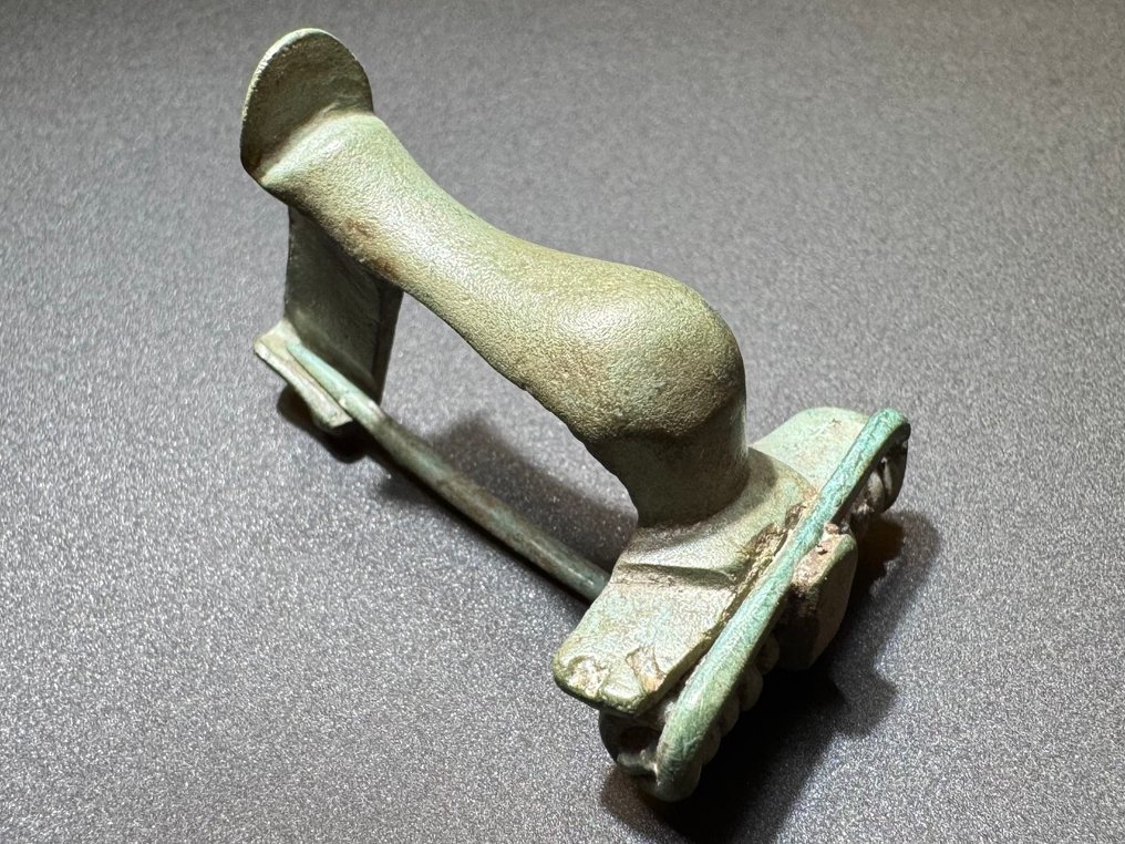 古羅馬 青銅色 经典的优美造型的‘髌骨’，配以壮丽的‘翡翠绿铜绿’包浆。 #1.0