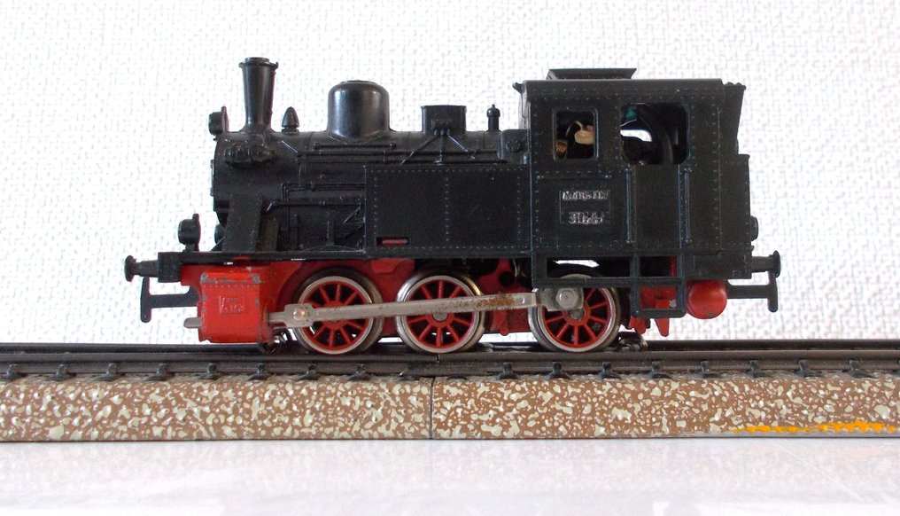 Märklin H0 - 0974 - Τρένο μοντελισμού (20) - Σετ εκκίνησης με μηχανή, φορτηγά βαγόνια, μετασχηματιστή, σιδηροδρομικές διασταυρώσεις και βαγόνια. - DB #3.2