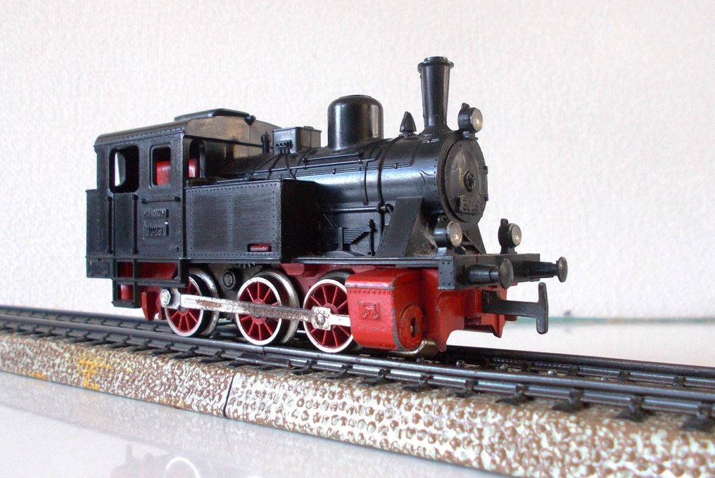 Märklin H0 - 0974 - Τρένο μοντελισμού (20) - Σετ εκκίνησης με μηχανή, φορτηγά βαγόνια, μετασχηματιστή, σιδηροδρομικές διασταυρώσεις και βαγόνια. - DB #4.3