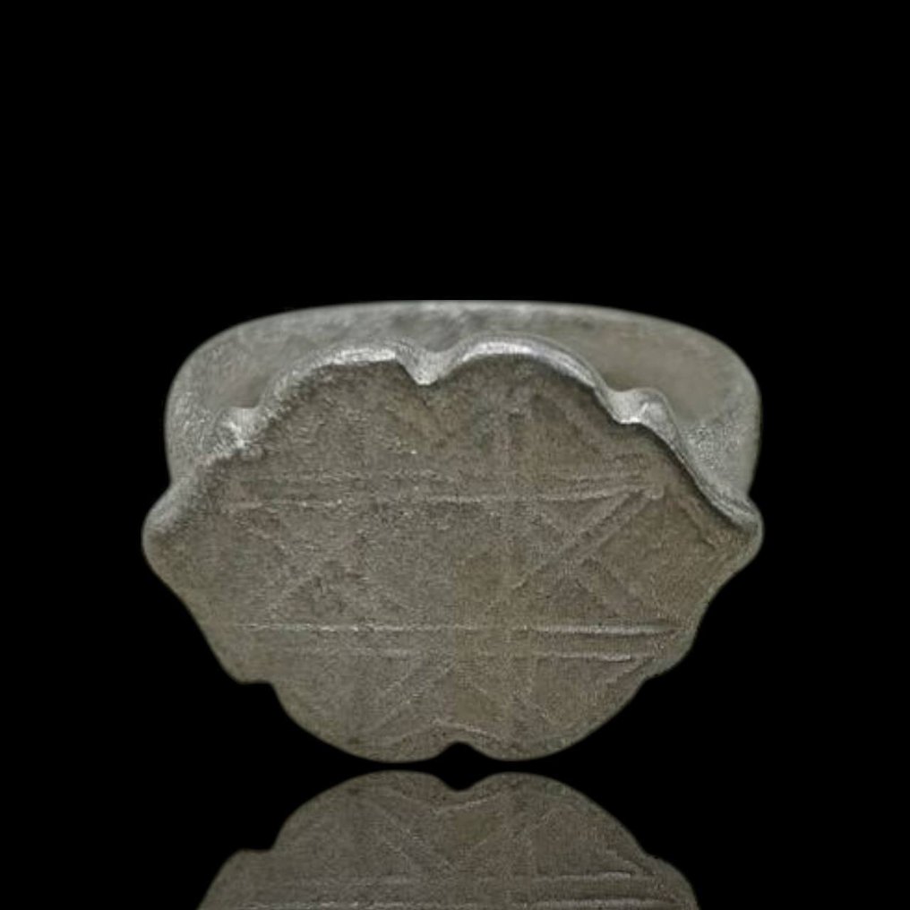 Μεσαιωνική ασημένιο δαχτυλίδι με γεωμετρικό σχέδιο  (χωρίς τιμή ασφαλείας) #1.0