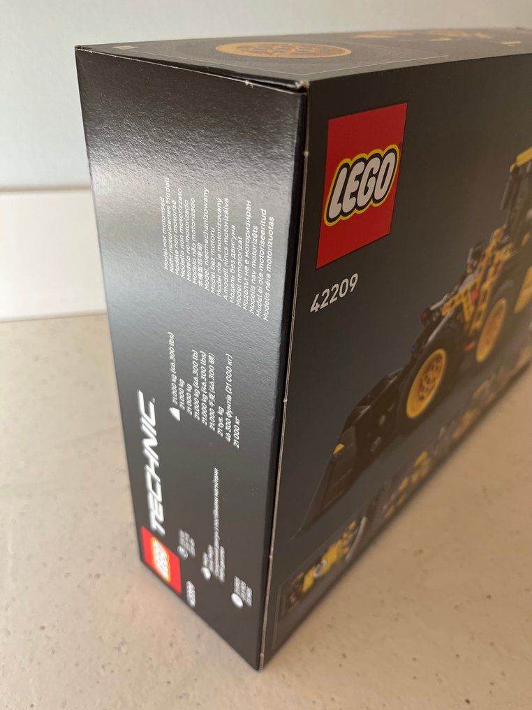 Lego Set - 42209 - Technic - Volvo L120 Electric Wheel Loader #4.3