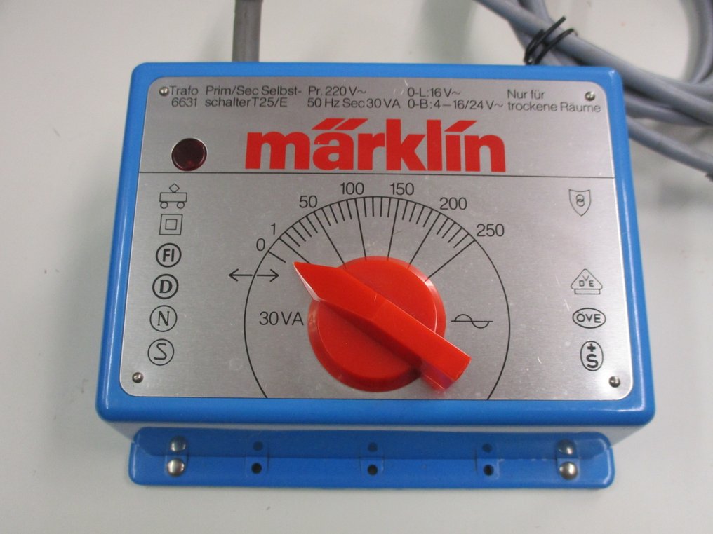 Märklin H0 - 6611 und 6631 - 變壓器 (2) - 变压器 40 和 30VA #3.2