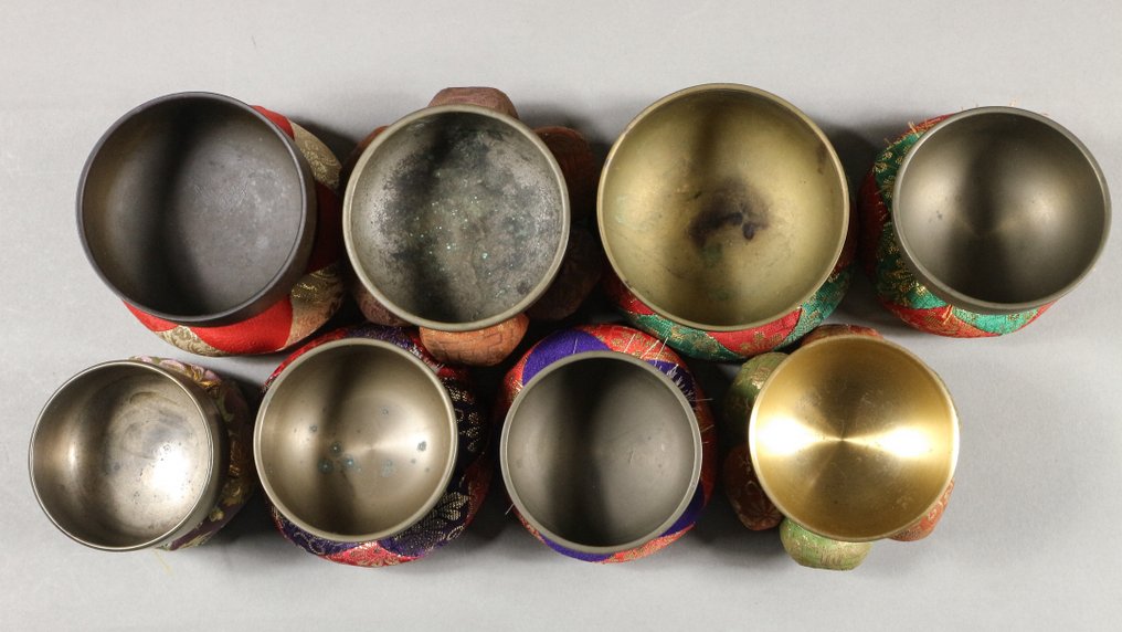 Orin Bell套装，含靠垫、支架和击球器（24件套） - 金屬 - 昭和时期 - 无底价 #3.2