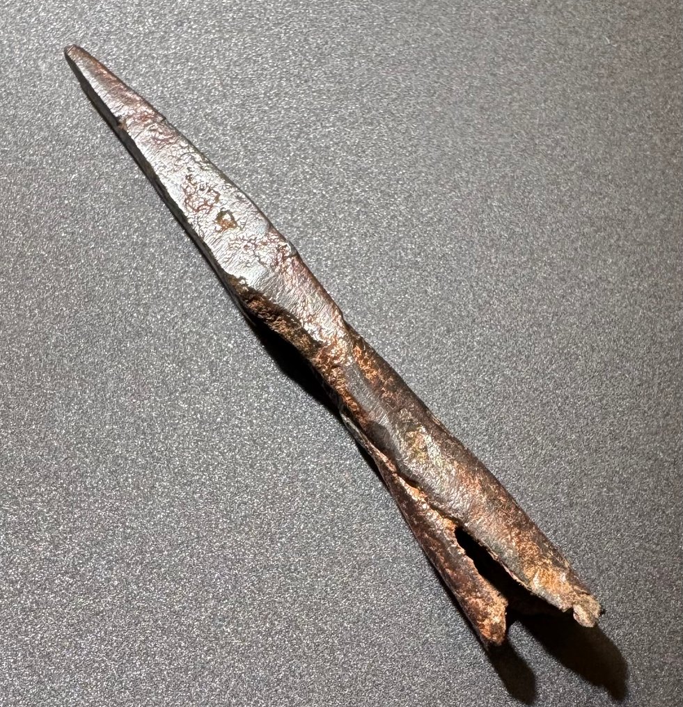 Middelalder, Korsfarernes Æra Jern Et intakt socketpilhoved med en rombisk form. (Ingen mindstepris) #1.0