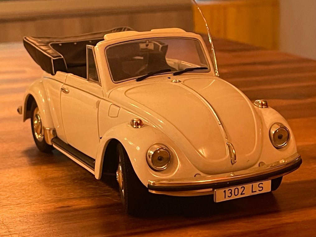 Revell 1:18 - Modellbil - Volkswagen Käfer Cabriolet 1302 LS #4.3