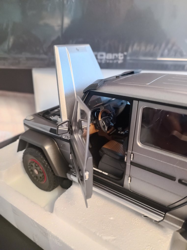 Autoart 1:18 - Modellauto - Mercedes Benz G63 AMG 6x6 designo platinum #4.3