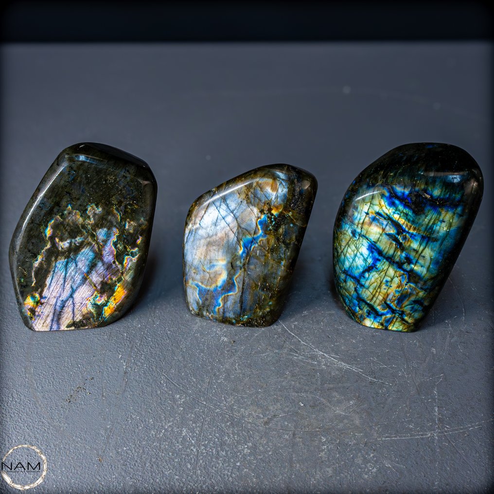 一个由独特的拉布拉多石自由形态组成的套装 魔幻色彩游戏与强大的转变- 1256.88 g - (3) #1.0