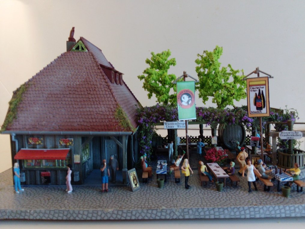 Noch, Preiser, Vollmer H0 - 模型火車風景 (42) - 带有户外露台的酒窖，手绘/仿古风格，细节丰富。 #4.3