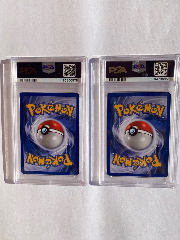 Pokémon - 2 Graded card - Carapuce Første utgave - PSA 9 - Various sets - Gradert kort + signatur på plate #1.0