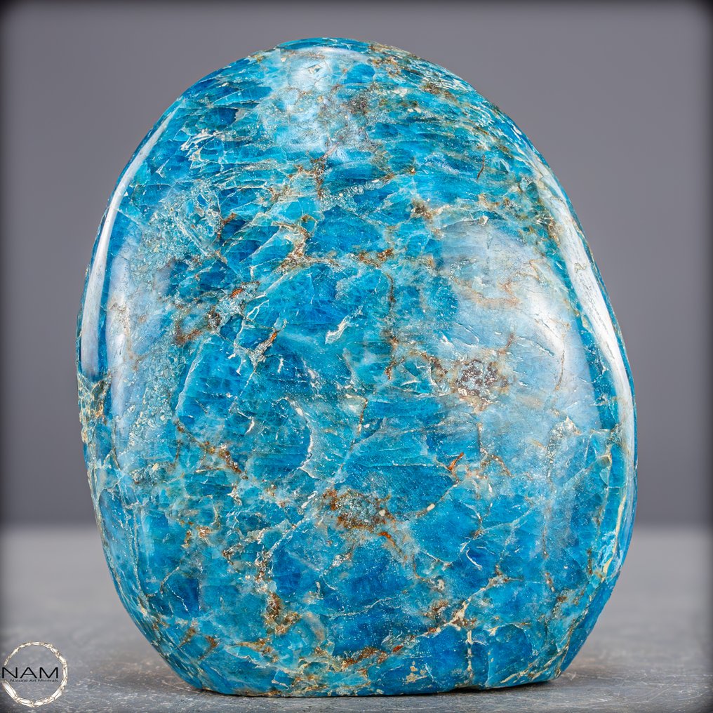 闪亮的马达加斯加自然形态的磷灰石 一个迷人的蓝色自然宝石- 962.57 g #1.0