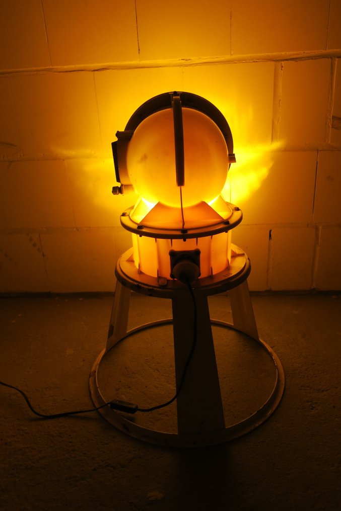 落地燈 - 玻璃, 鋼, 鋁, 塑料 - 来自军事野战机场的跑道照明 #3.2