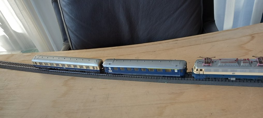 Fleischmann H0 - 電氣火車 (3) - 电动机车 DB E10 配备两节车厢 - DB #2.1