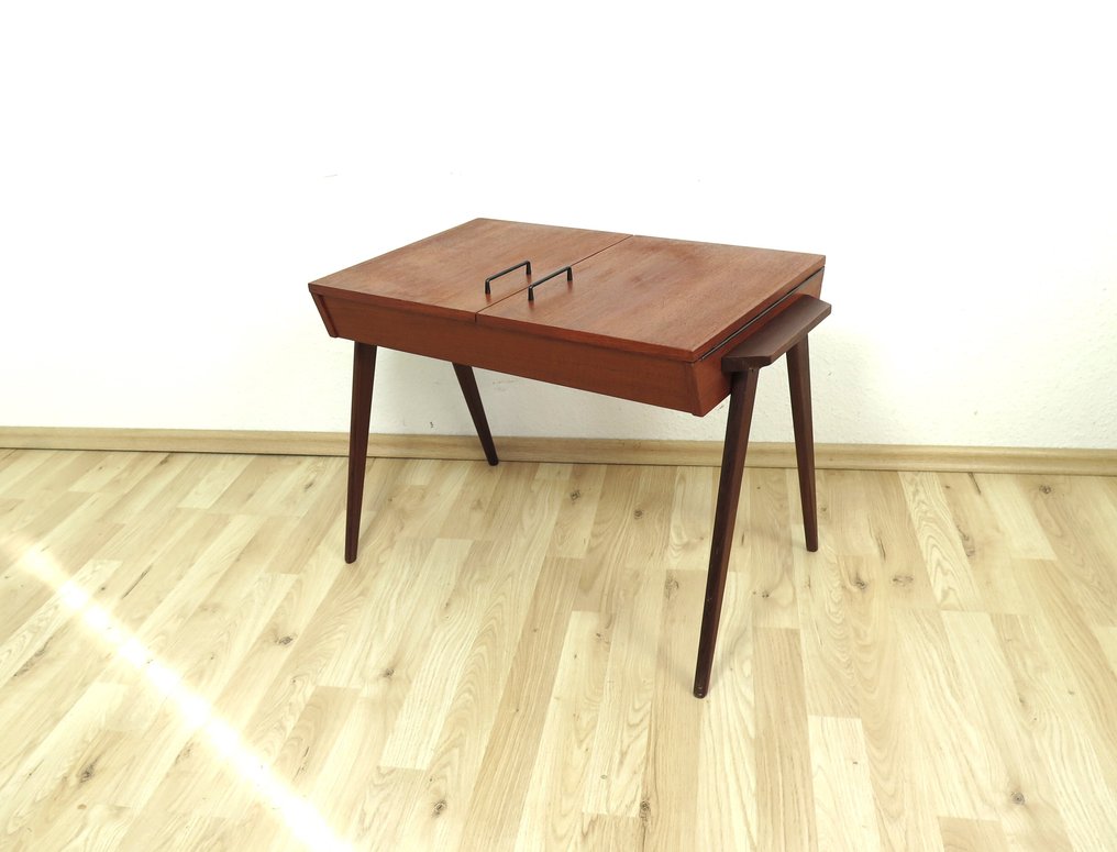 Ilse - Beistelltisch - Blumentisch, Teakholz #4.3