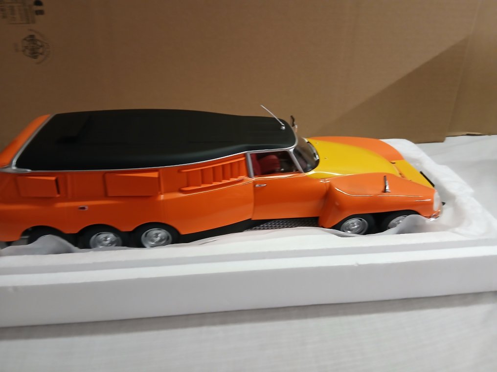 CMR 1:18 - Model station wagon - Citroën DS PLR Break "Mille Pattes" #2.1