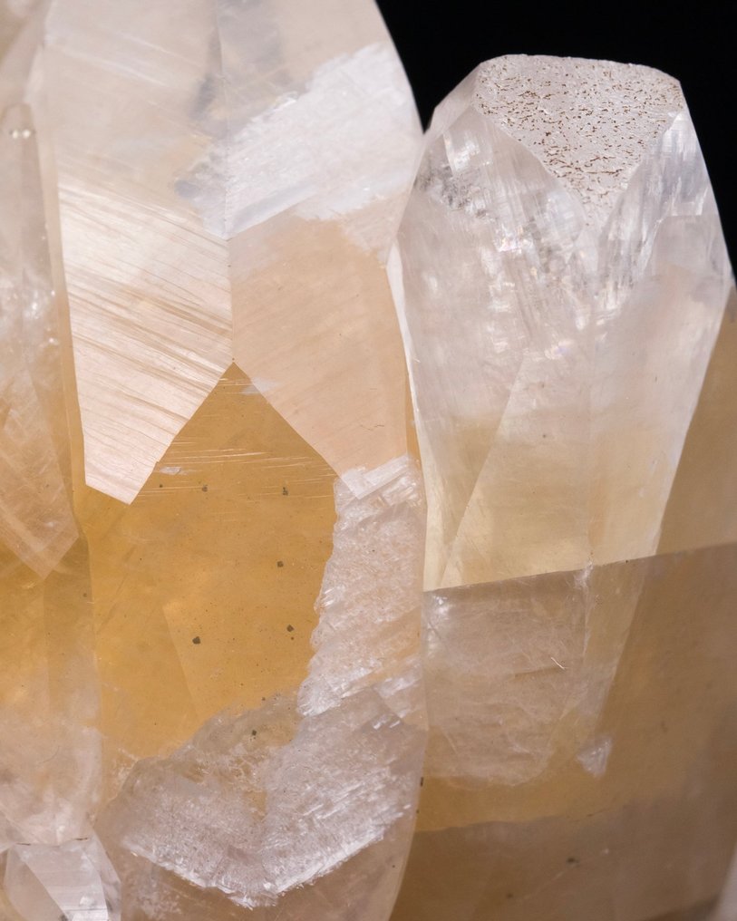 (Nagyon ritka) arany kalcit mátrixon A volt Szovjetunióból. - Magasság: 11.2 cm - Szélesség: 11.1 cm- 843 g - (1) #1.0