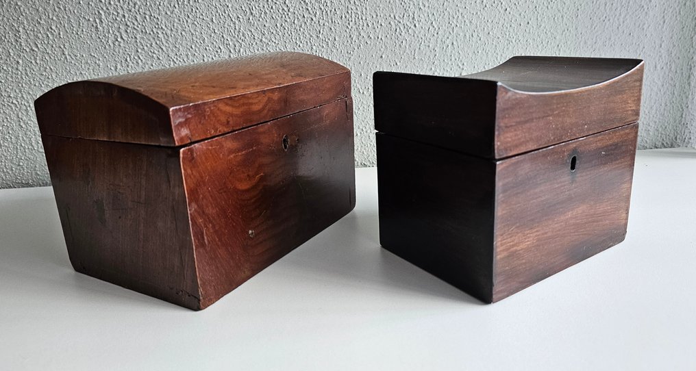 Casket (2) - Mahogany - 2 mahogany boxes #1.0