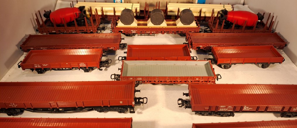 Märklin H0轨 - 4423, 4459, 4473, 4514, 4606, 4694, 45059 - 模型火车货运车厢 (16) - 由多种低底盘货车/货架车组成,带有装载。 - DB #4.3
