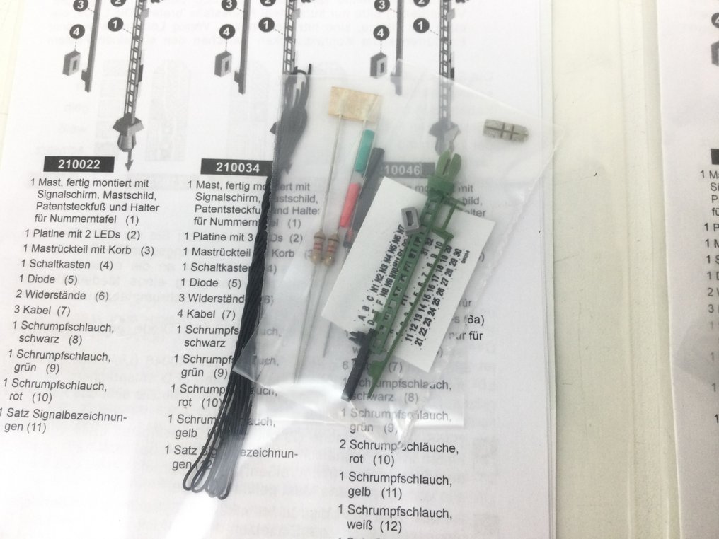 Viessmann N轨 - 4411A - 信号 (7) - 6 个 arm hoofdseinen #4.3