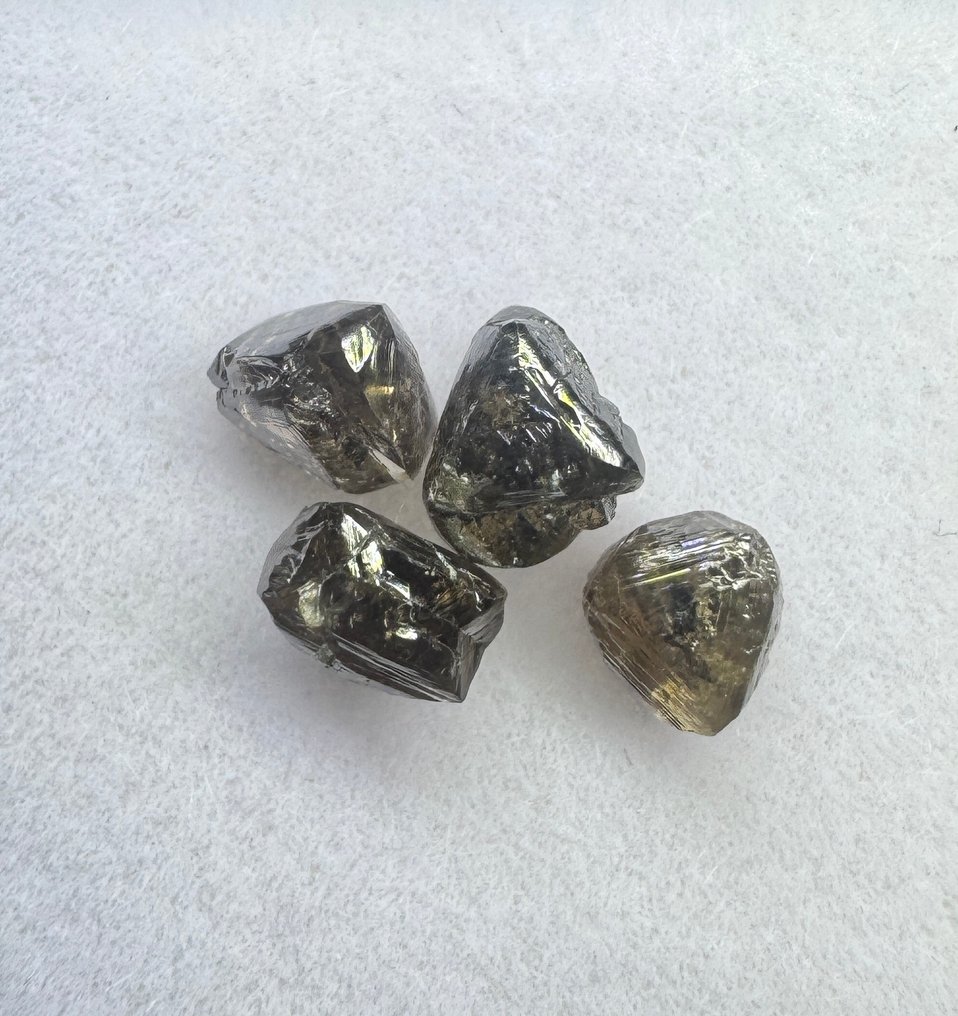 一套4颗浅棕色Trion钻石水晶，重1.94克拉。无底价！ trion- 0.39 g - (4) #1.0