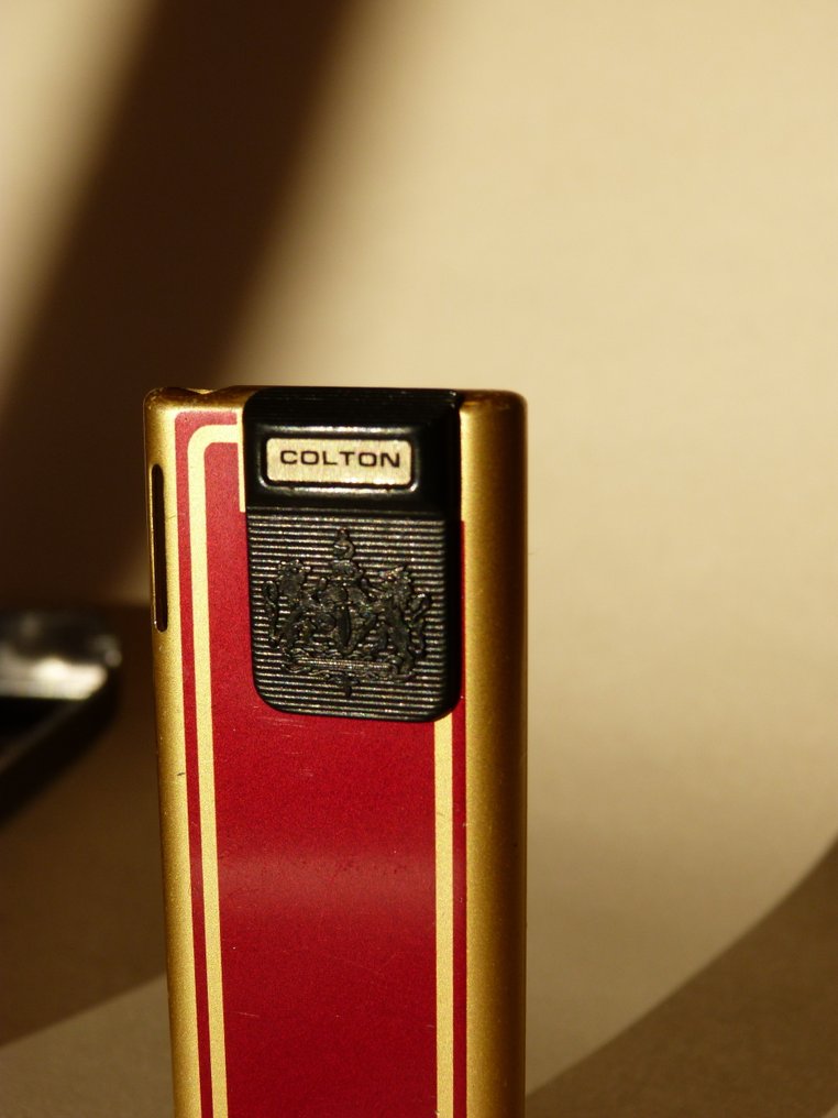 WIN INTERNATIONAL - Colton - Fără preț de rezervă - Brichetă - Placat cu aur, Plastic, Aliaj #2.1