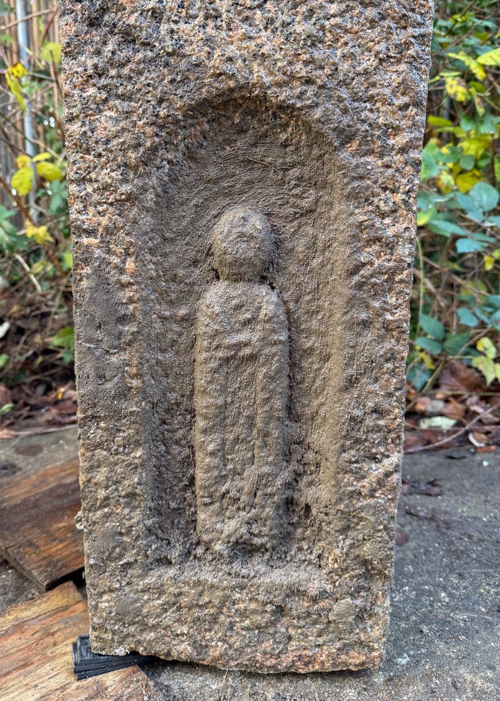 埋藏的花园灯笼、活け込み燈籠(ikekomi’dôrô)、基督徒灯笼(Kirishitan’dôrô) - 石, 花崗岩 - 日本 - 19世纪(晚江户时代/明治早期) #2.1